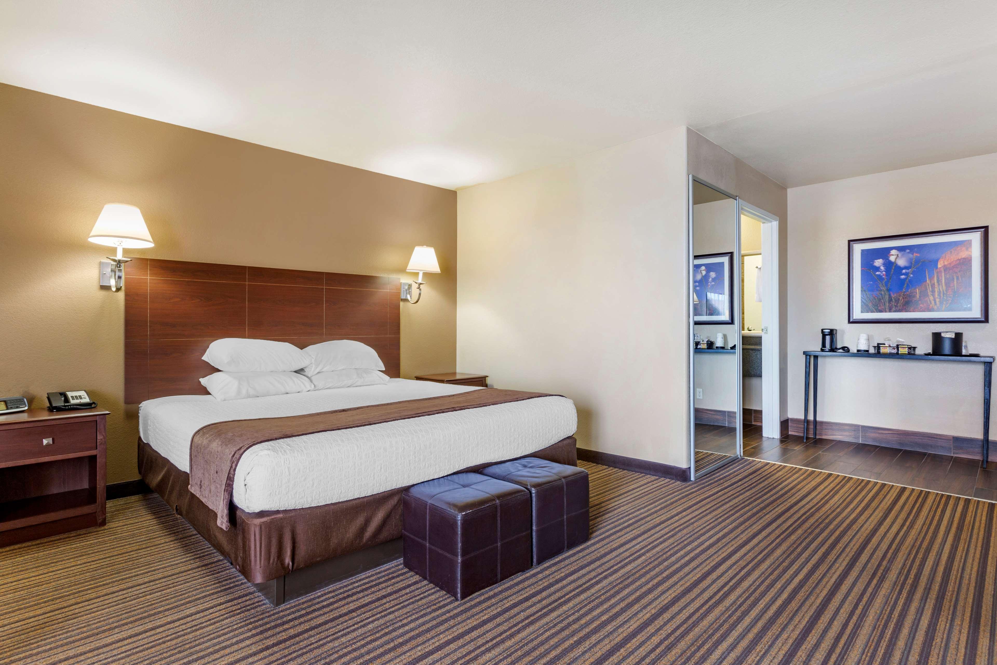 Western Hotel 3*